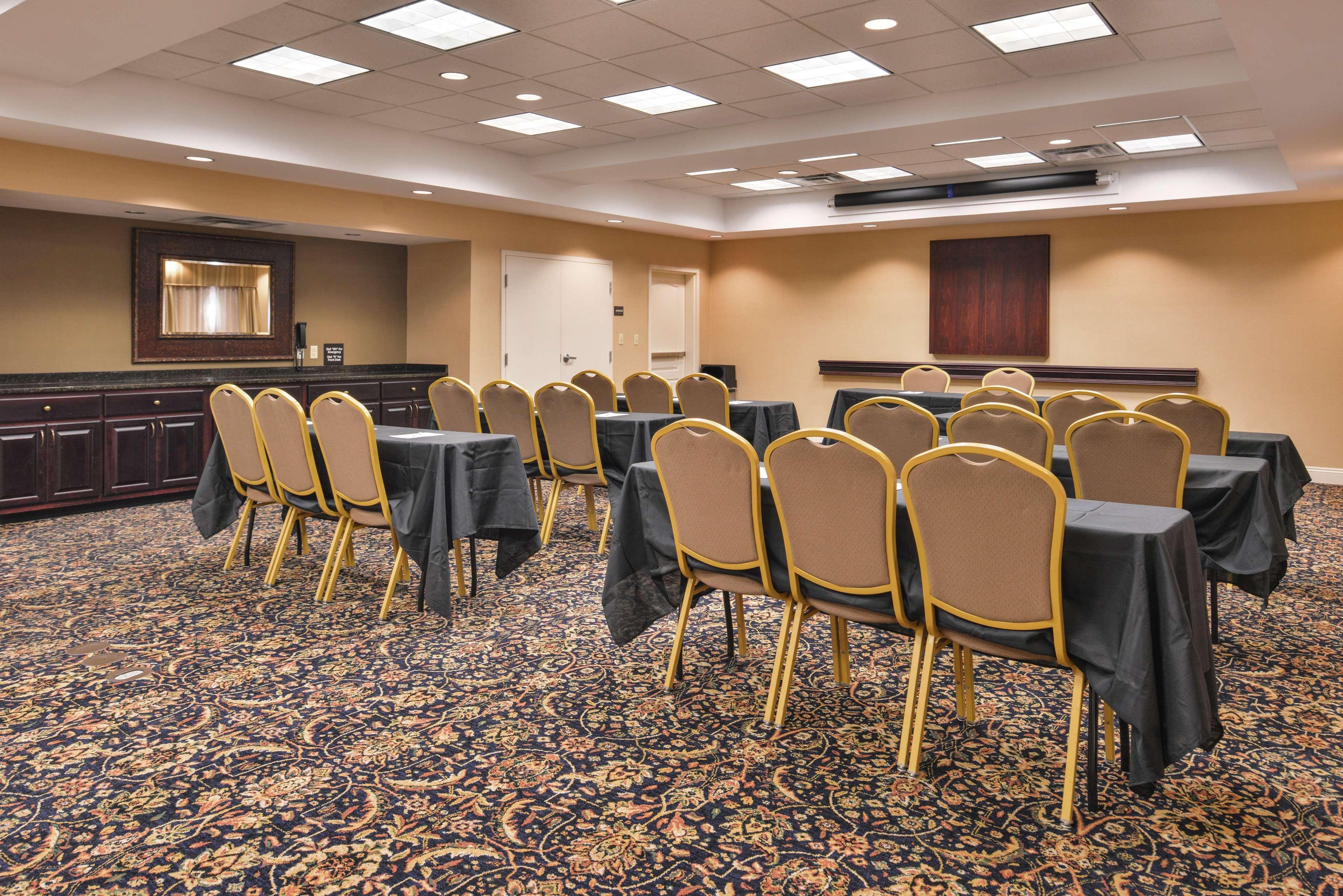 Hampton Inn Jackson-College Avenue Extérieur photo