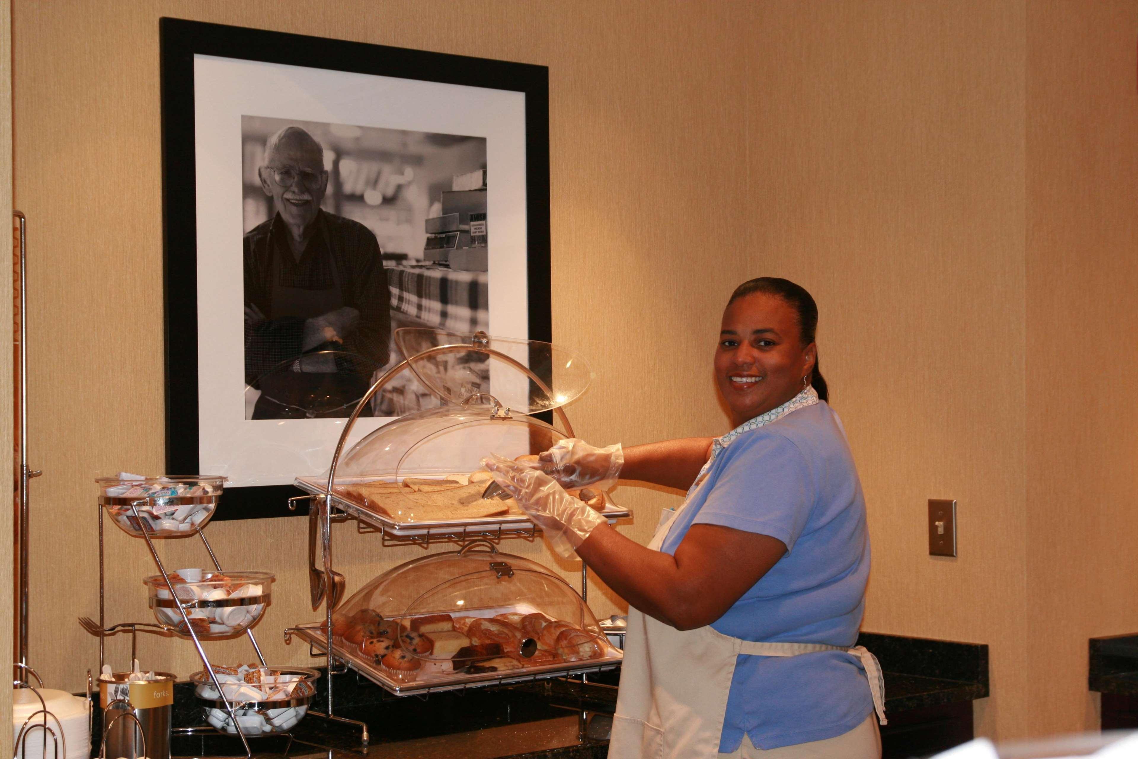 Hampton Inn Jackson-College Avenue Restaurant photo