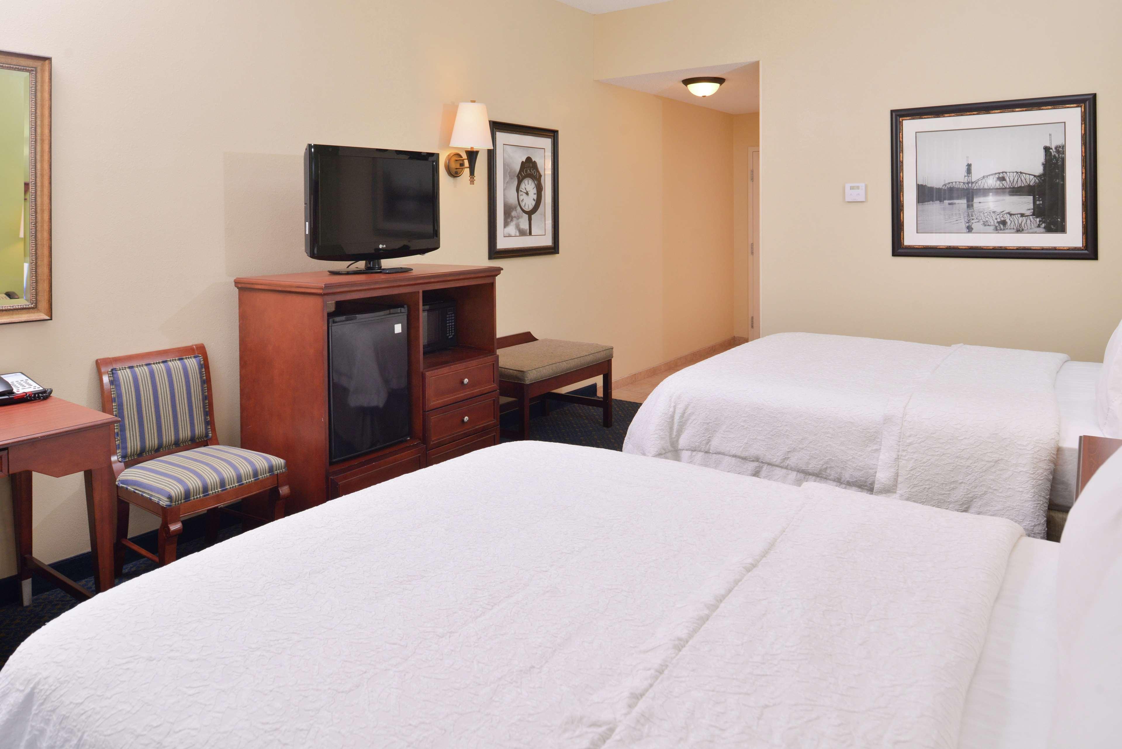 Hampton Inn Jackson-College Avenue Extérieur photo