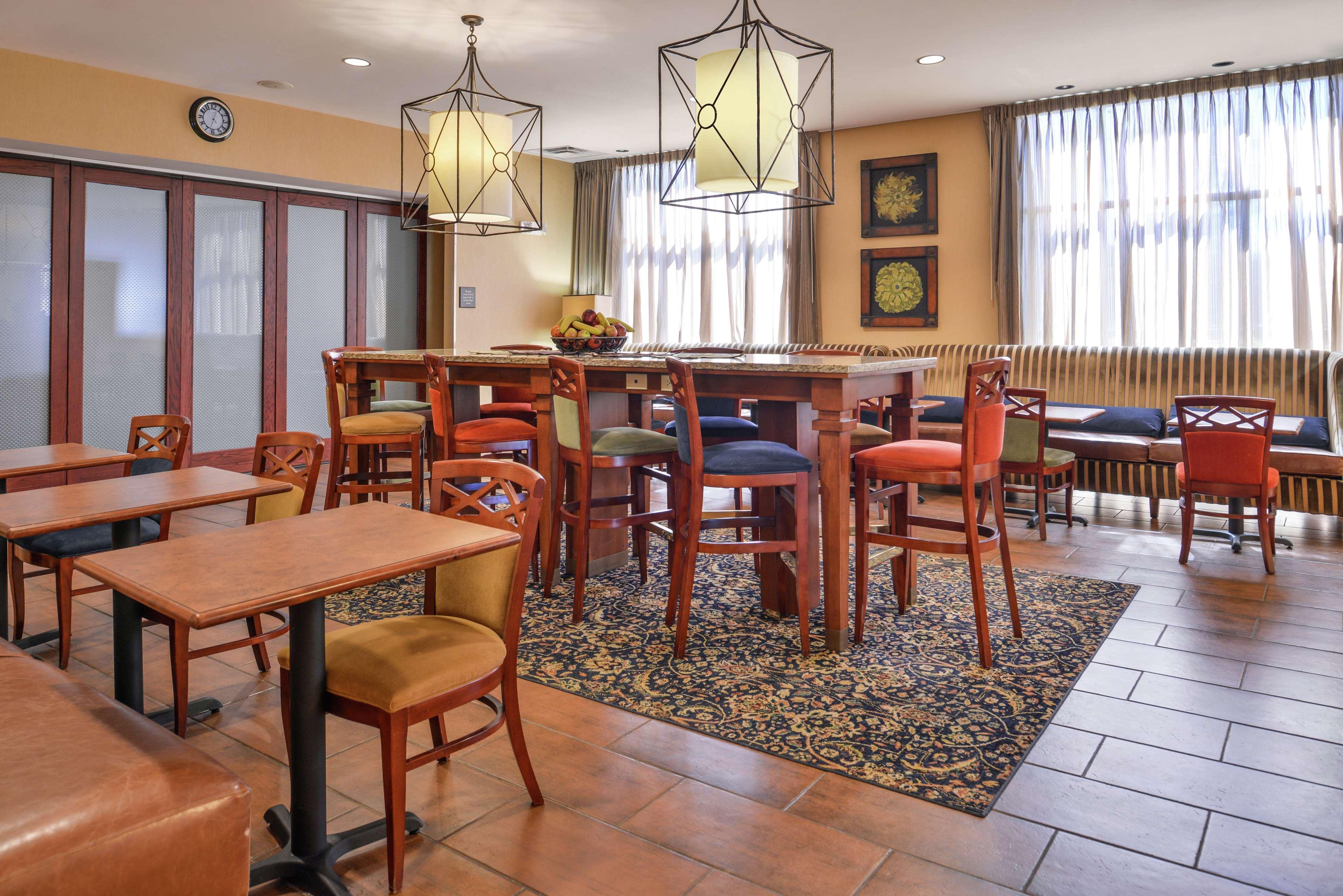 Hampton Inn Jackson-College Avenue Extérieur photo