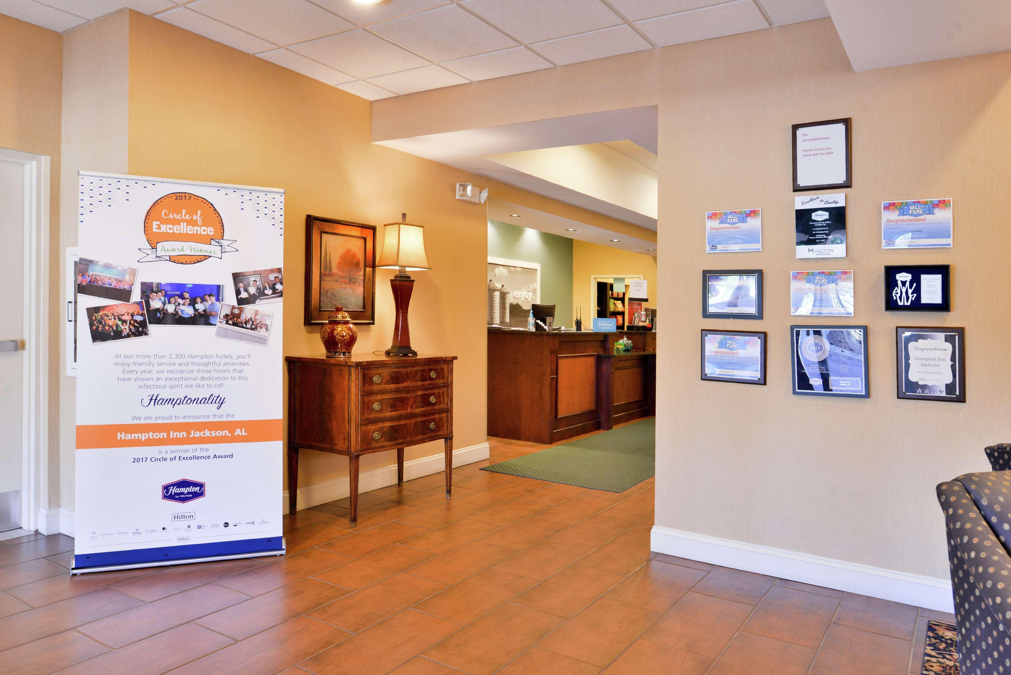 Hampton Inn Jackson-College Avenue Extérieur photo