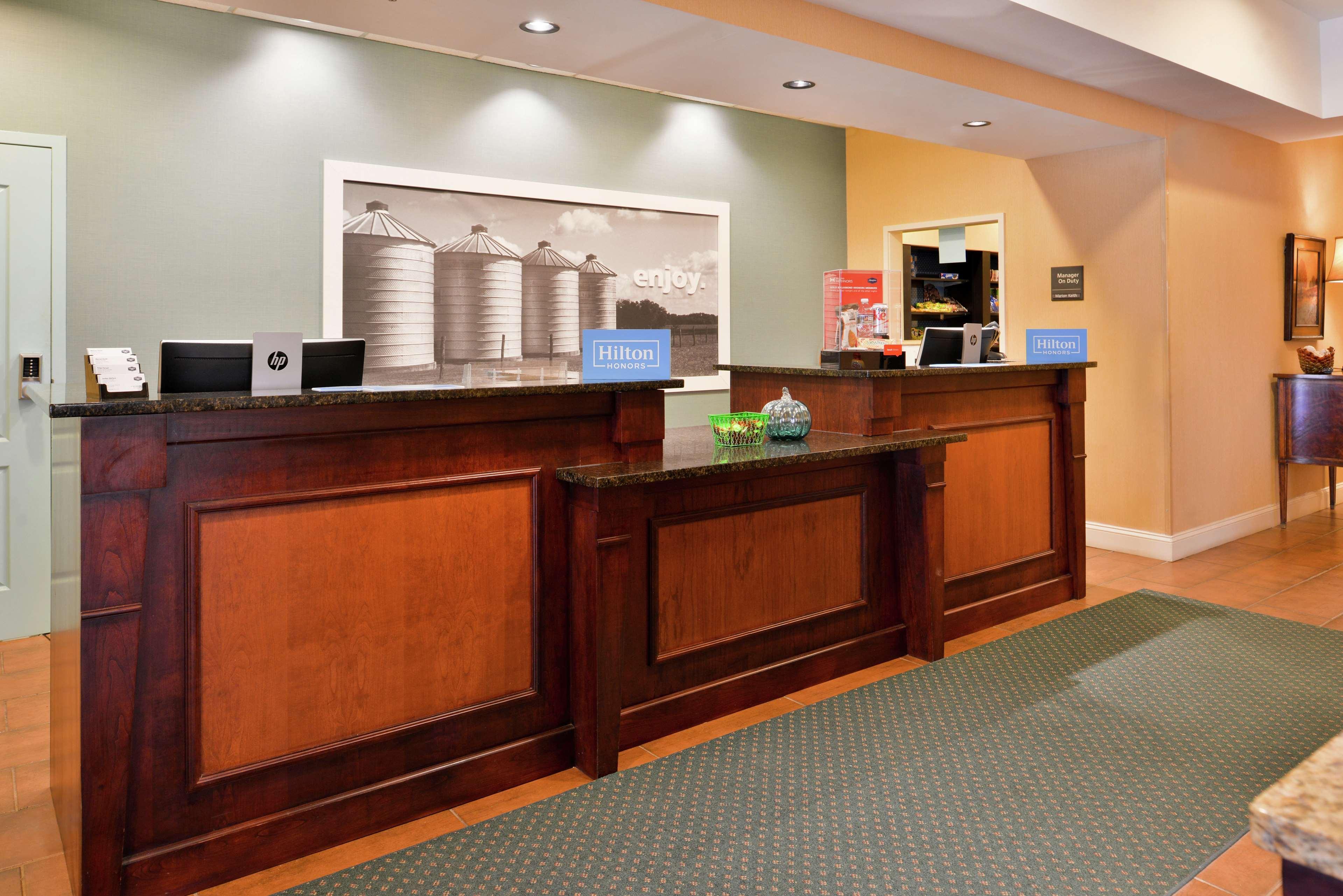 Hampton Inn Jackson-College Avenue Extérieur photo